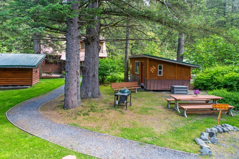 Others 2, Steller Inn, Kenai Peninsula