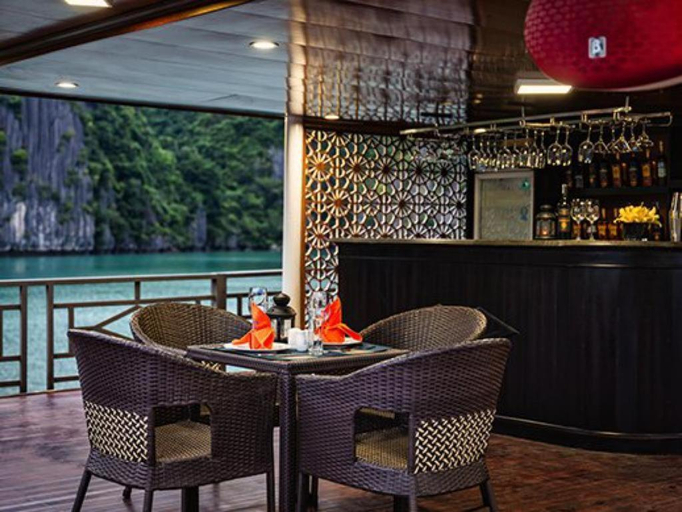 Food & Drinks 4, The Boutique Cruise, Cát Hải