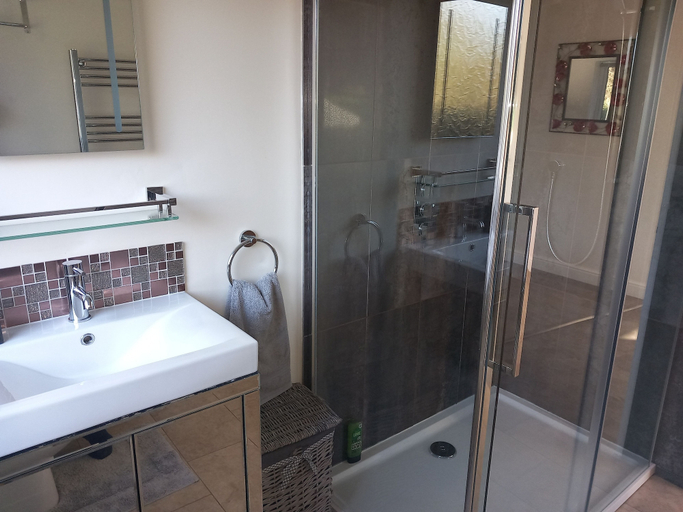 Bathroom, The Bungalow, Forest of Dean, Gloucestershire