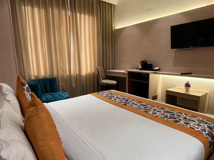 Bedroom 2, Hotel RRV with Free Parking, Amritsar