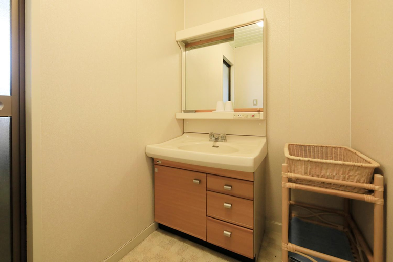 Bathroom 4, Kishu Tetsudo Karuizawa Hotel, Tsumagoi