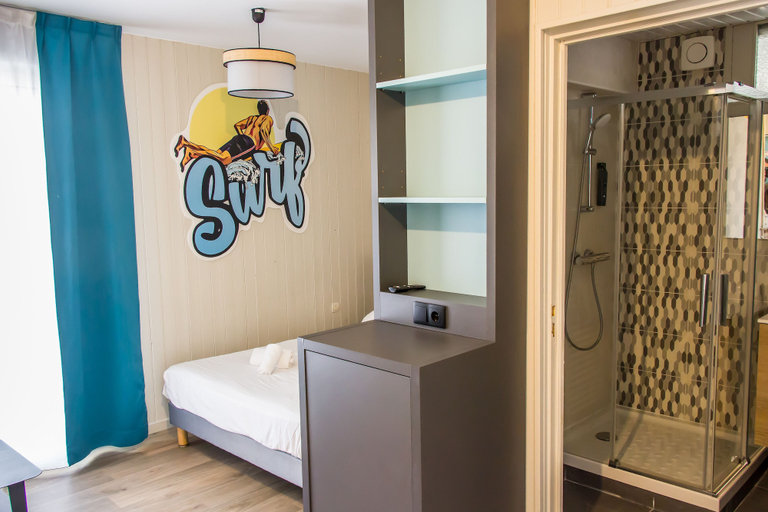 Bathroom, Azureva Lacanau, Gironde