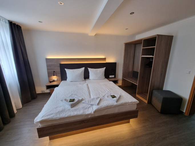 Bedroom 2, Hotel Zum Weserdampfschiff, Kassel