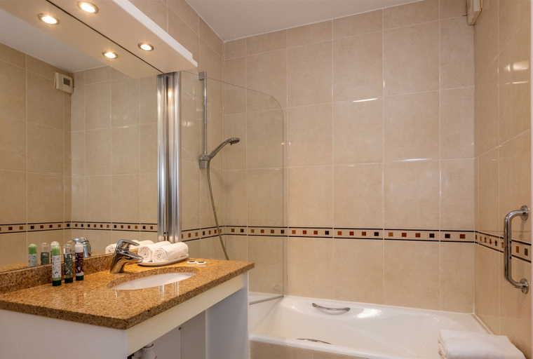 Bathroom 3, Nemea Appart Hotel Le Lido Cagnes sur Mer, Alpes-Maritimes