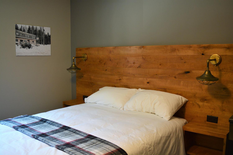 Others 5, Sasquatch Inn, Fraser Valley