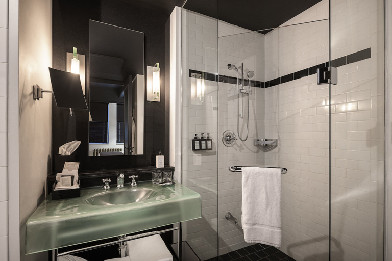 Bathroom 5, Hôtel Le Germain Québec, Communauté-Urbaine-de-Québec