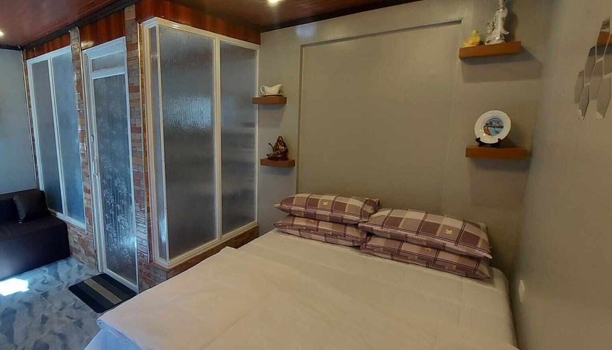 Bedroom, B&F Travellers Inn, Daanbantayan