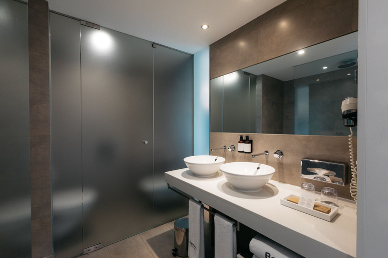 Bathroom 5, Barcelo Valencia Hotel, Valencia