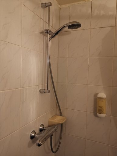 Bathroom 5, New City Hotel Scheveningen, The Hague