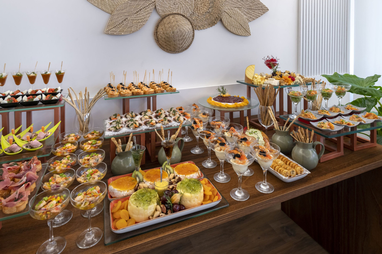 Food & Drinks 16