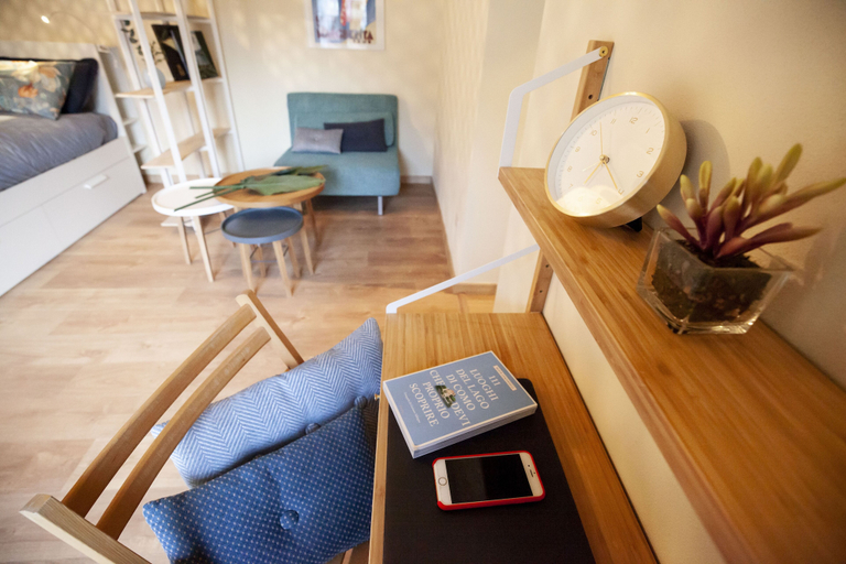 Room 3, Monti 39, Como