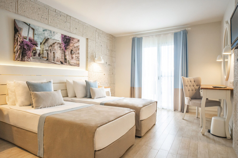 Bedroom 4, Mark Warner Phokaia Beach Resort, Foça