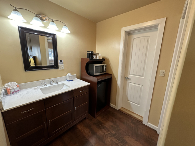 Bathroom 5, Abram Inn & Suites, Ouray