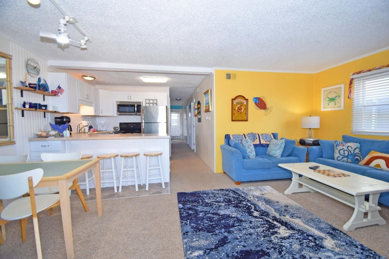 Living area 4, Ocean Manor 1n 3 Bedroom Condo by RedAwning, Worcester