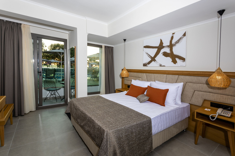 Bedroom 4, Yalıpark Beach Hotel, Bodrum