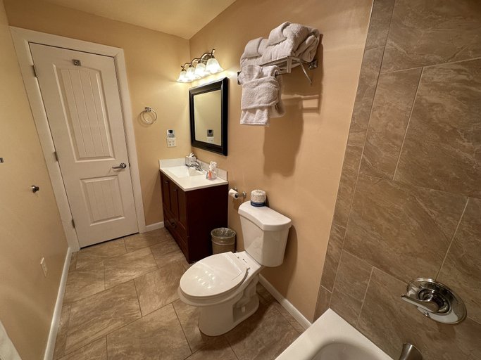 Bathroom 5, Abram Inn & Suites, Ouray