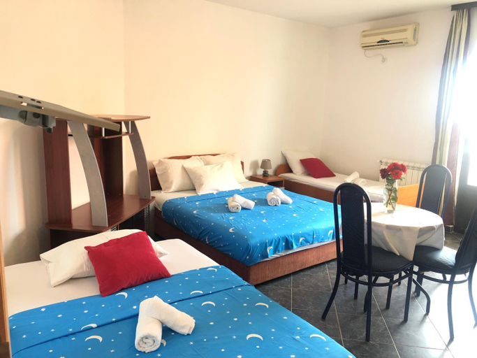 Others 4, Apartments Radosevic