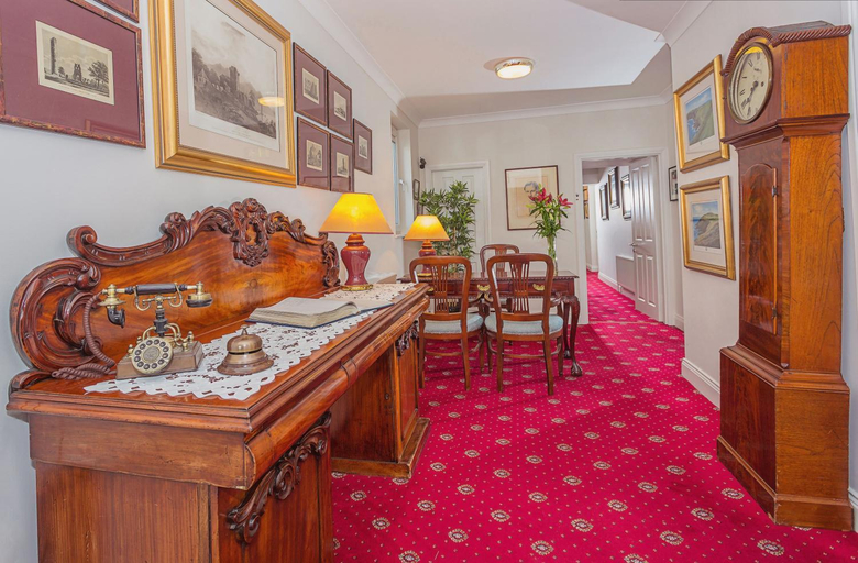 Public Area 3, Abbey Lodge