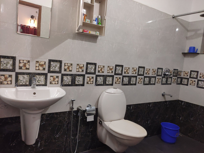 Bathroom 4, Kuttickattil Gardens Home Stay, Kottayam