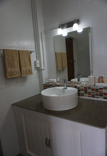 Bathroom 8