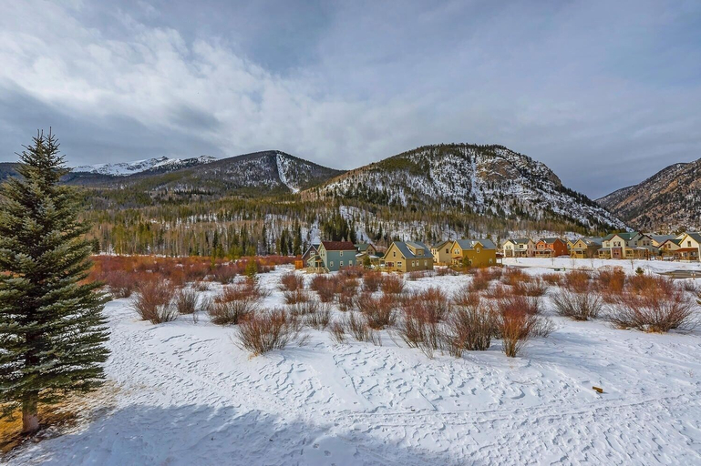 Property grounds 2, Mountainside  272h 2 Bedroom Condo by RedAwning, Summit