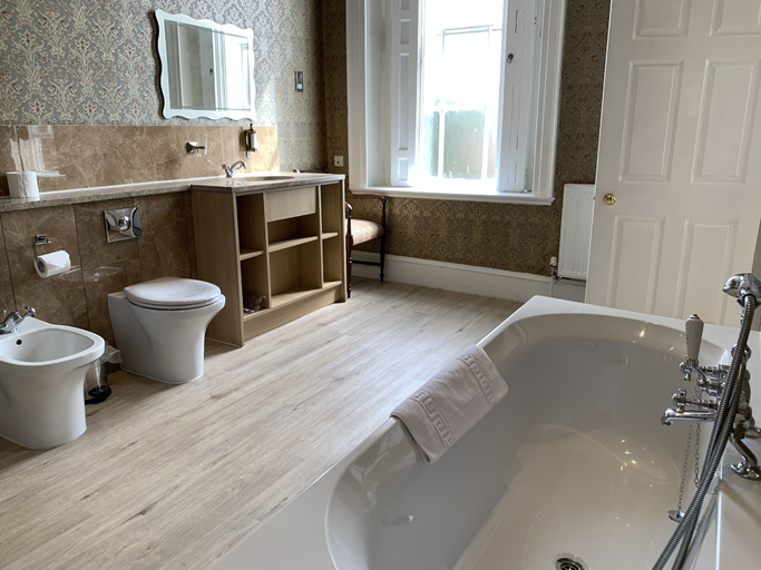 Bathroom 4, Colwick Hall Hotel, Nottinghamshire