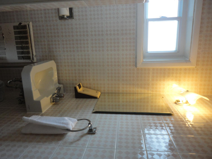 Bedroom 3, Hipwell's Motel, Niagara