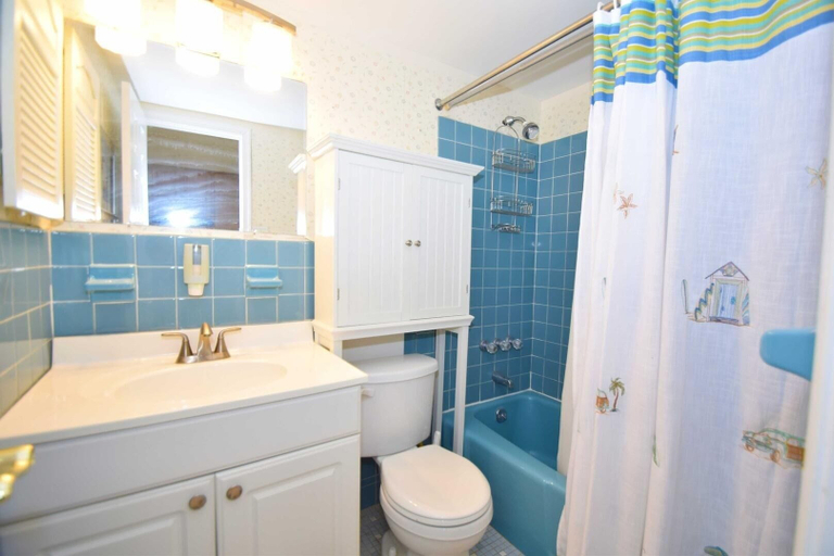 Bathroom 2, Jada 1f - Ocean City, Md 2 Bedroom Apts by RedAwning, Worcester