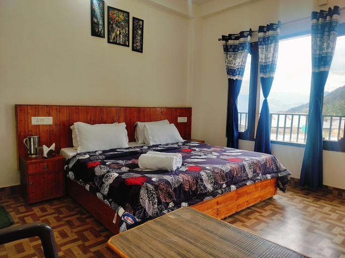 Bedroom 1, Snow Mount View, Chamba