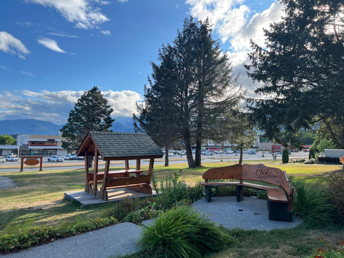 Garden, Chalet Inn, Kitimat-Stikine