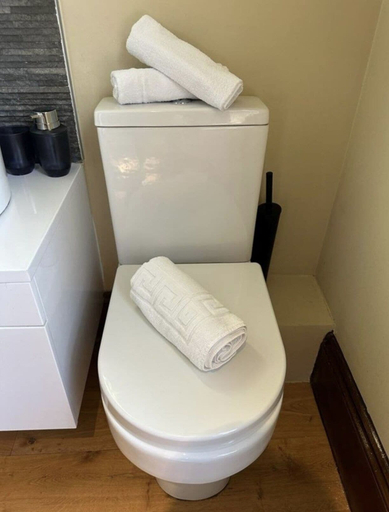 Bathroom 3, Brighton Beach Stylish 1 Bed Apartment, Brighton and Hove