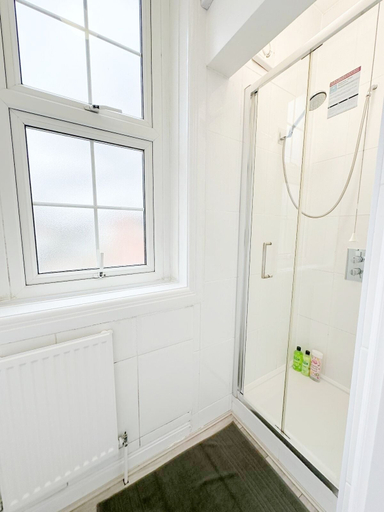 Bathroom 4, The King's Cross Boutique Apartment!!!, London