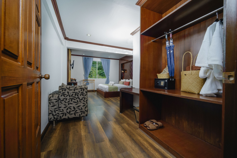 Bathroom 4, Railay Phutawan Resort, Mueang Krabi