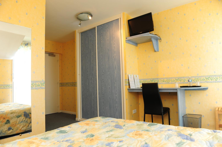 Bedroom 4, Logis Argonne Hotel, Ardennes