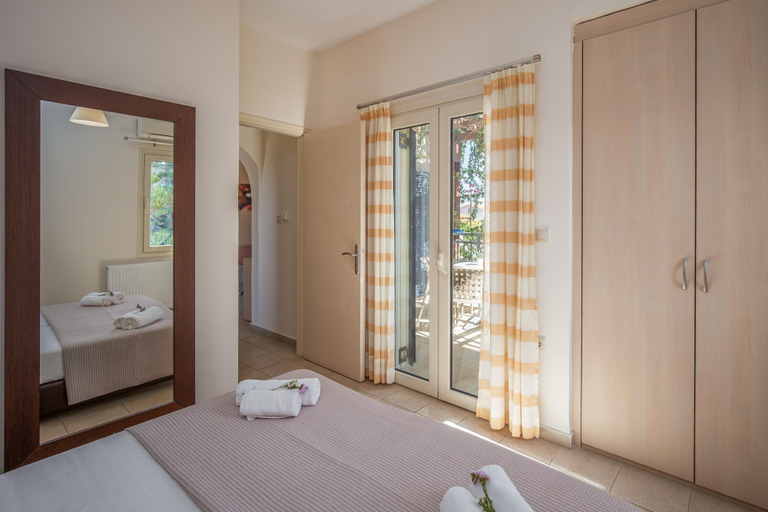 Bedroom 3, Your Memories Hotel, Crete