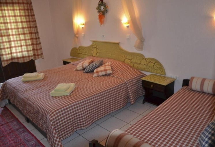 Bedroom 3, Hotel Maria, East Macedonia and Thrace