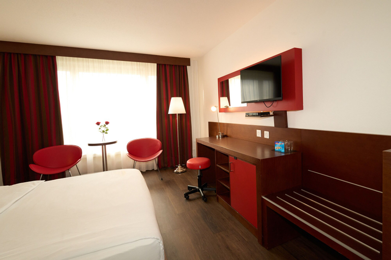 Bedroom 3, Hotel Conti Dietikon, Dietikon