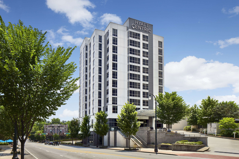 Exterior & Views