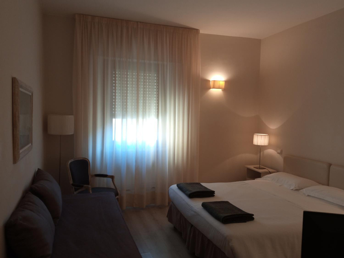 Bedroom 3, Hotel Touring, Livorno