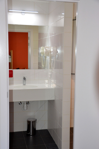 Bathroom 4, Auberge des 3 Fontaines - Hostel, Bruxelles
