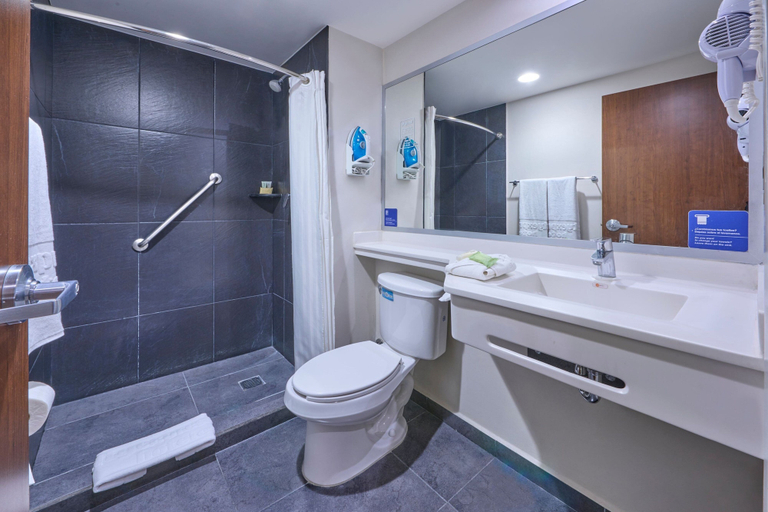 Bathroom 4, City Express by Marriott Ciudad de México Aeropuerto, Mexico City