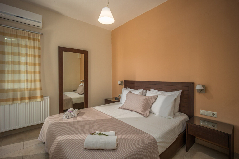 Bedroom 2, Your Memories Hotel, Crete