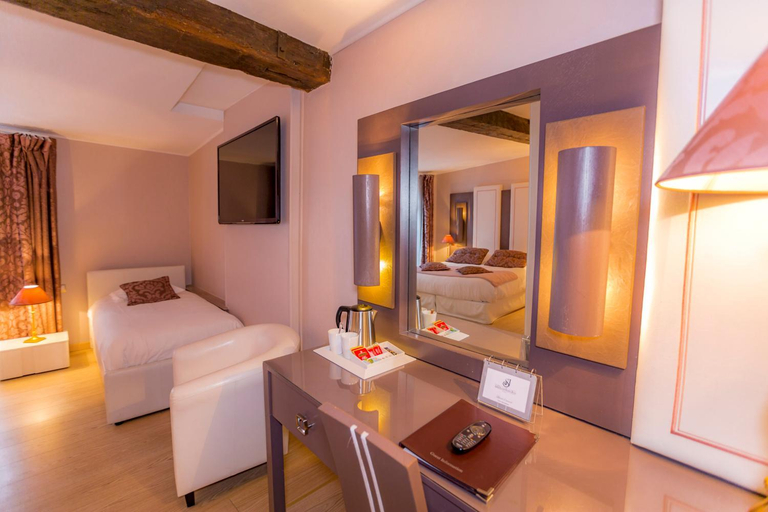 Bedroom 3, Hotel Relais Saint Jean Troyes, Aube