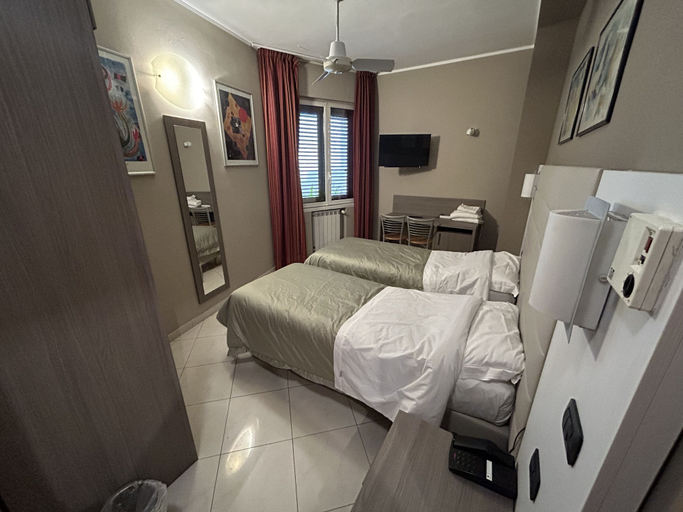 Bedroom 2, Hotel Parma, Milano