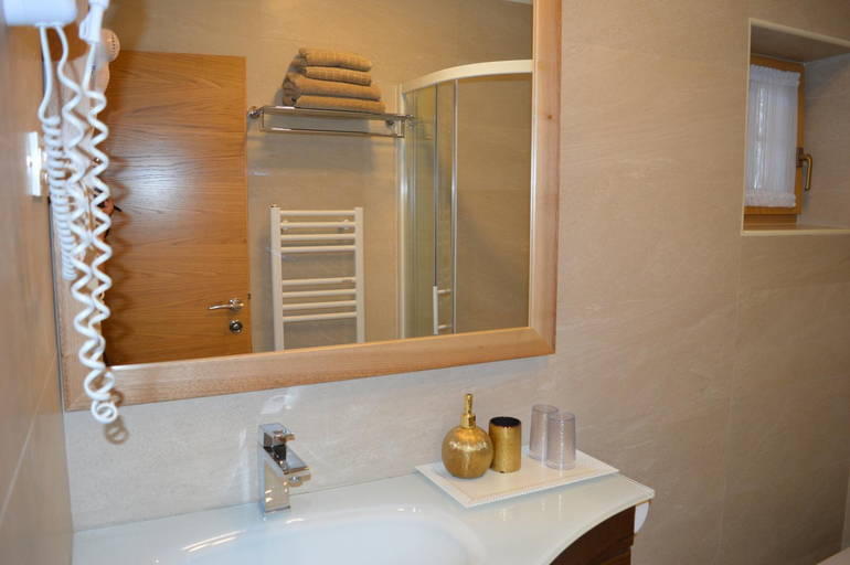 Bathroom 2, Plitvice Miric Inn, Plitvička Jezera
