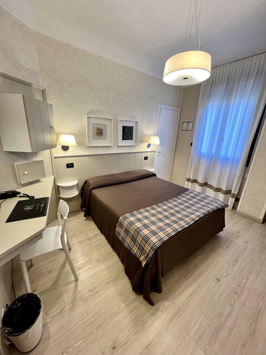 Bedroom 4, La Pace, Torino