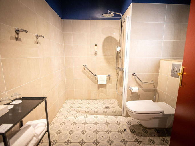 Bathroom 3