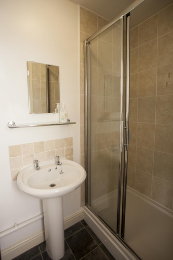 Bathroom 3, The Five Bells, Kent