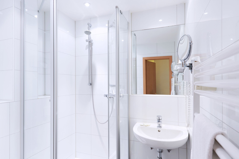 Bathroom 4, Hotel Doria, Düsseldorf