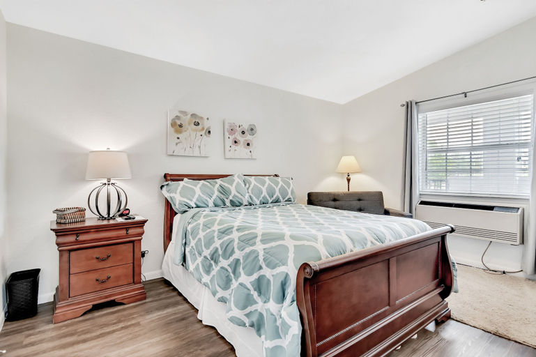 Bedroom 3, Gorgeous Greens 2 Bedroom Condo by RedAwning, Taney